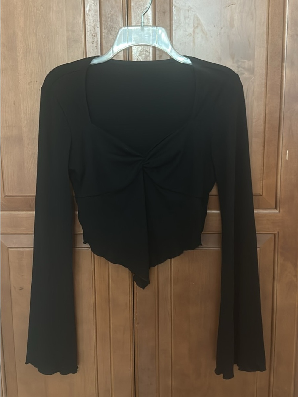SHEIN Black Twist-Front Long Sleeve Crop Top